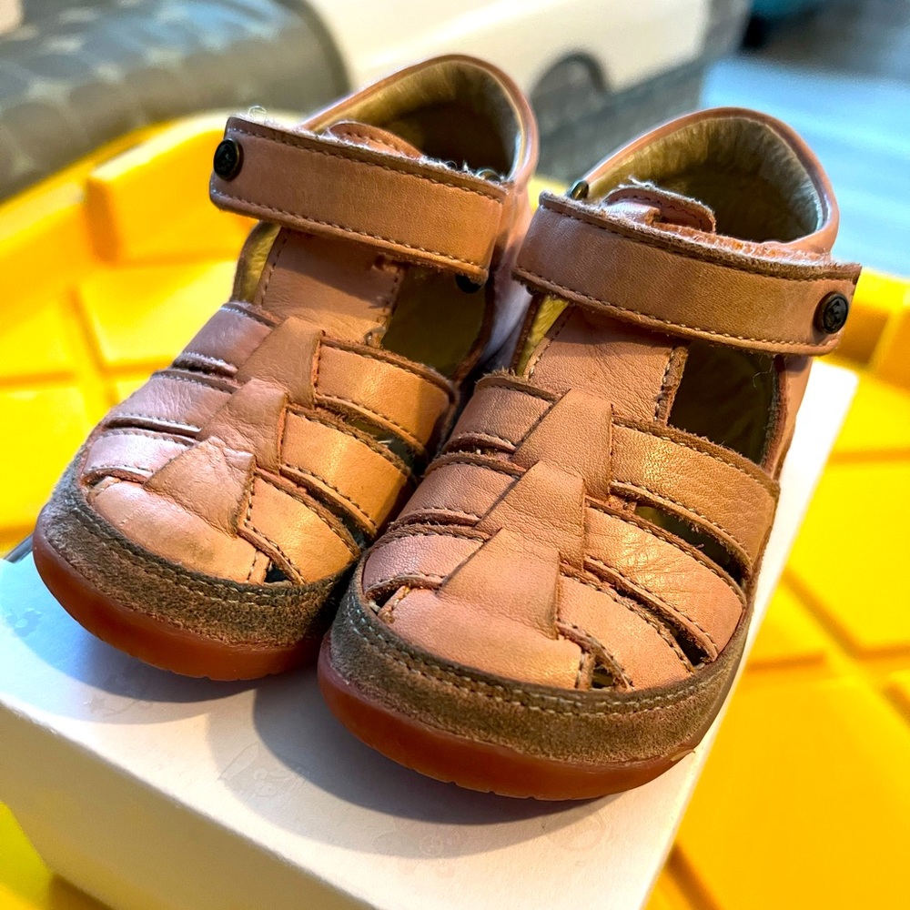 Naturino Falcotto size 20 toddler sandals